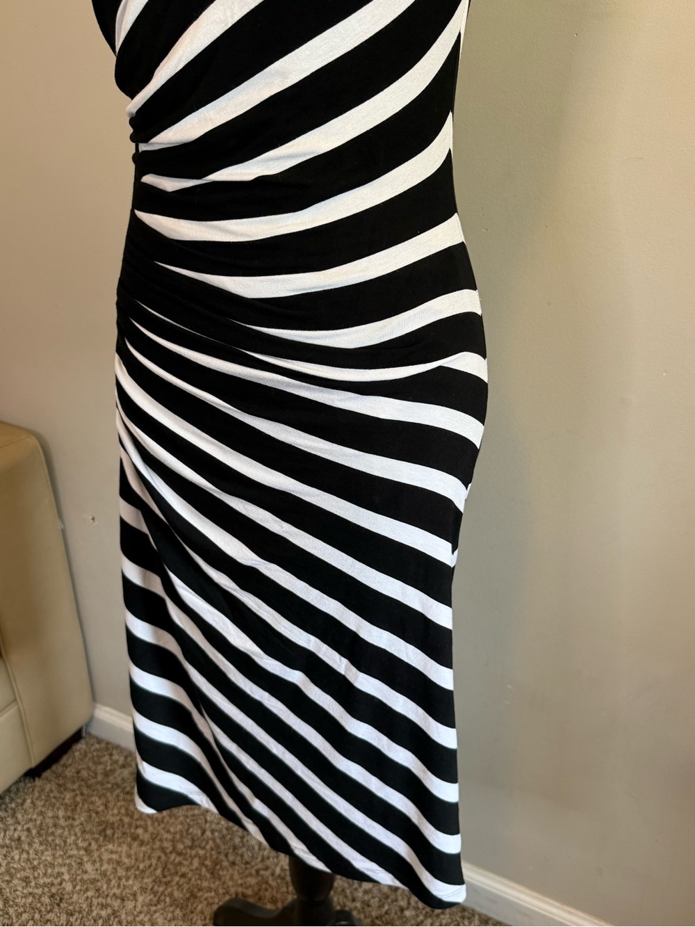 White House Black Market Black and White Striped Ruched Midi Dress - Size 0 - Picture 4 of 11